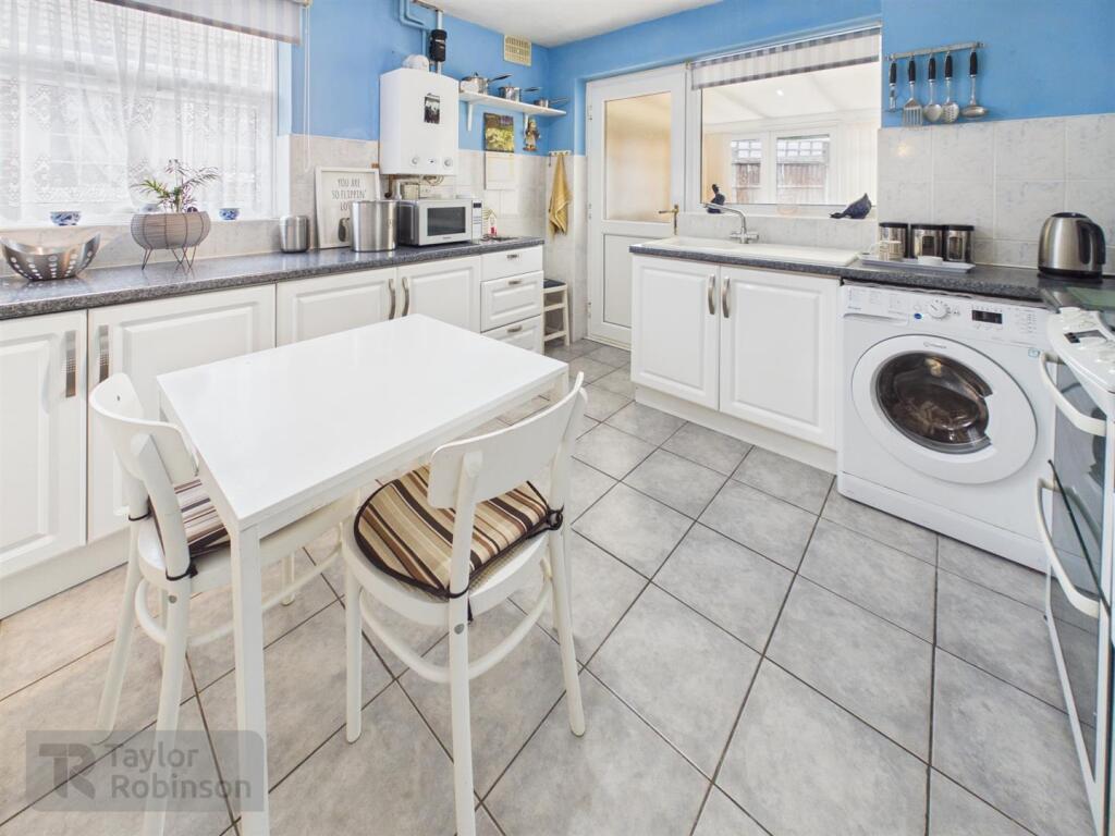 Perryfield Road, Southgate, Crawley - View 3