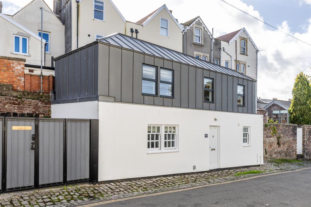 1-bed house on Highbury Villas, High Kingsdown, Bristol, £285,000