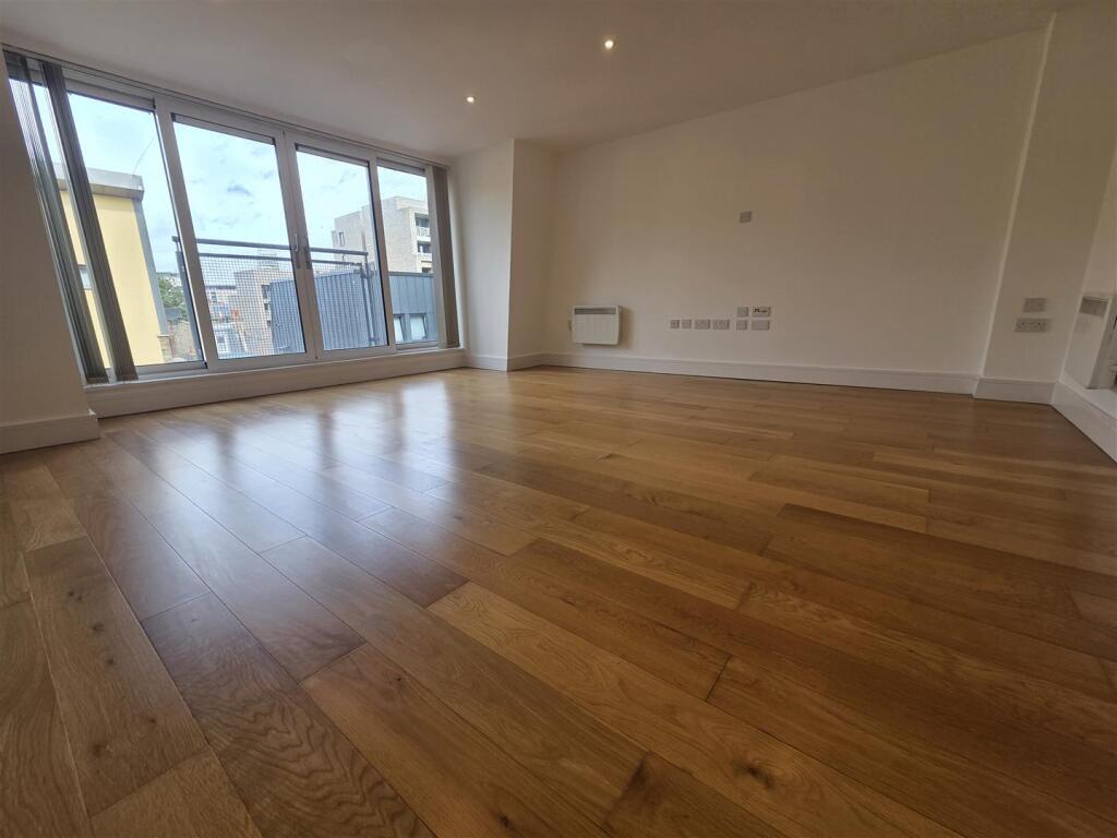 Apartment in London - View 2