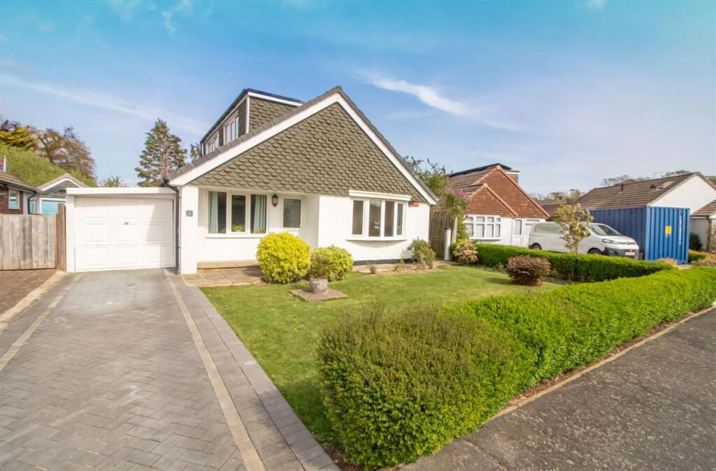 Main image of property: Margaret Close, Waterlooville, PO7 6BD