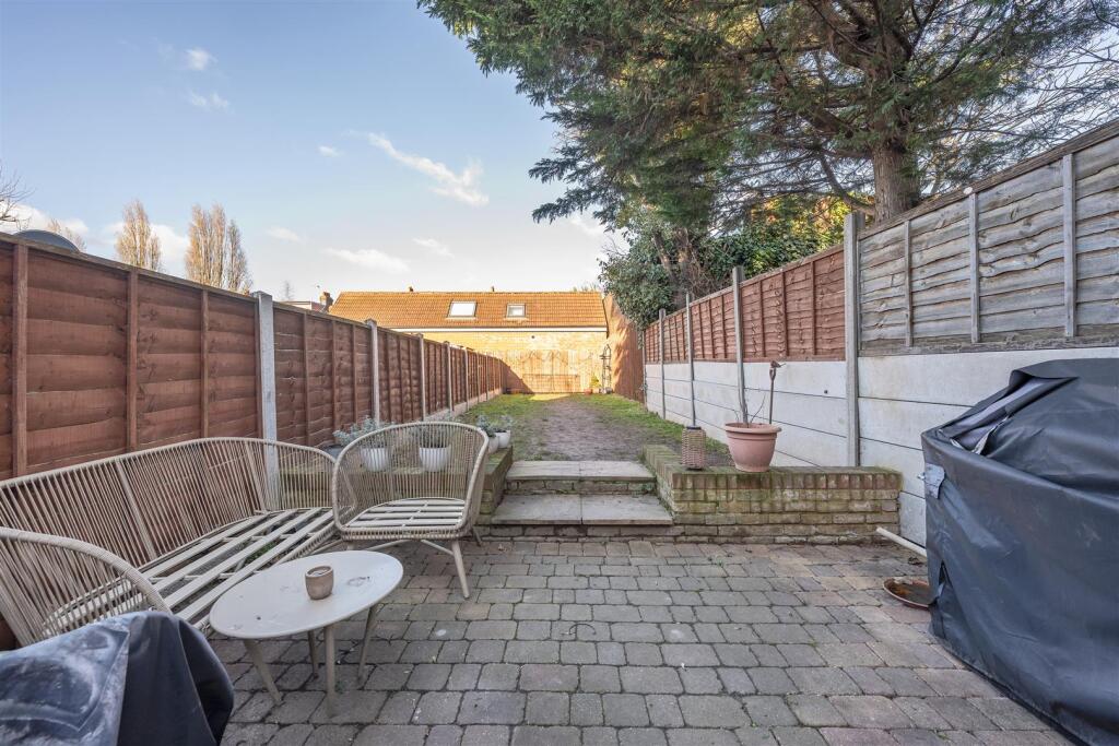 House in London, Higham Hill - View 4