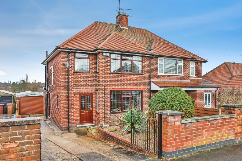3-bed semi-detached on Greenwich Avenue, Nottingham, NG6, £270,000