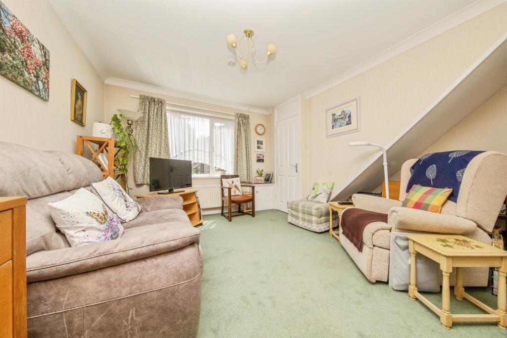 Yew Tree Rise, Pinewood, Ipswich photo 3