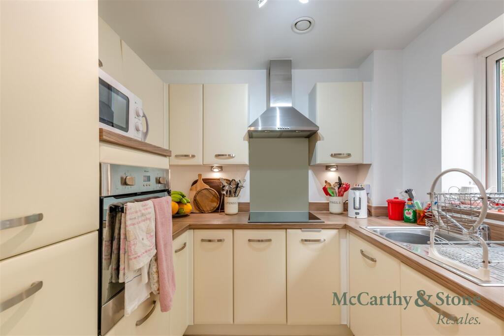 Apartment in Worcester - View 3