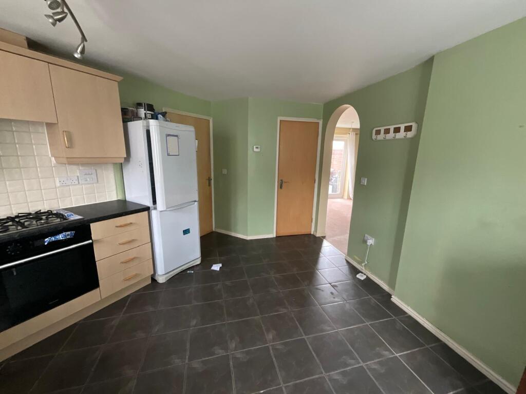 80 Hillier Road, Devizes, Wiltshire SN10 2FB photo 4