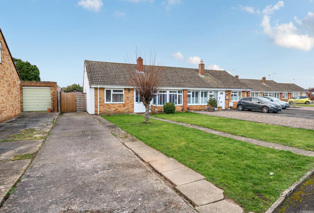 Main image of property: Parkwood Crescent, Hucclecote, Gloucester, Gloucestershire, GL3