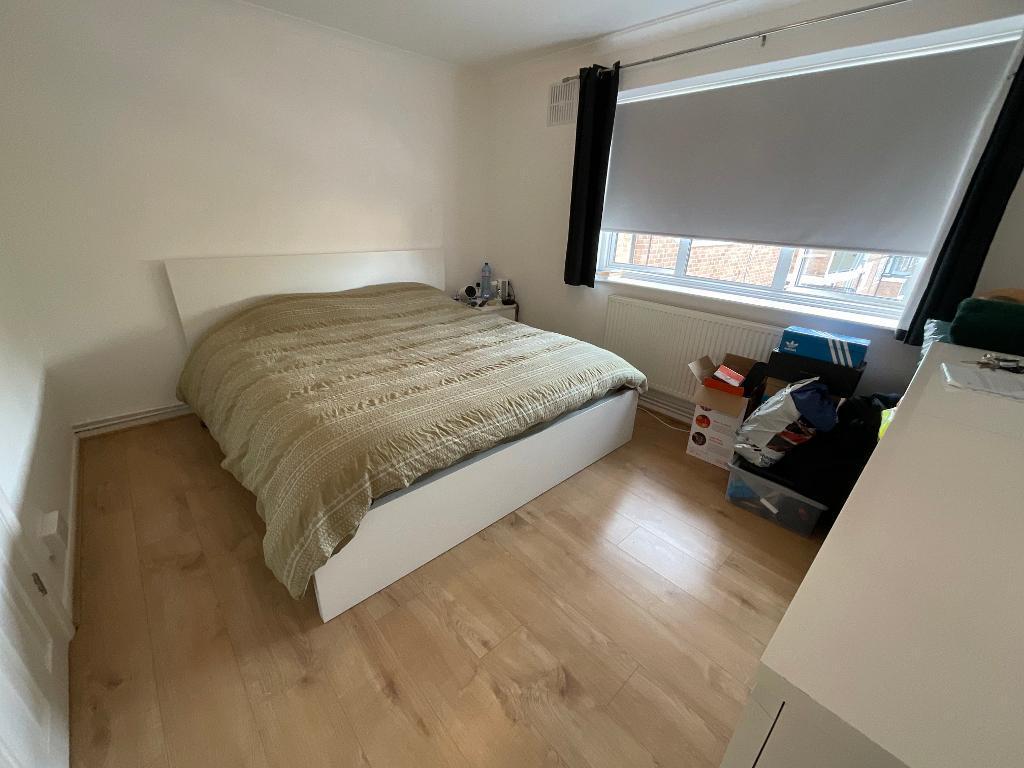 Apartment in London, Elm Park - View 5