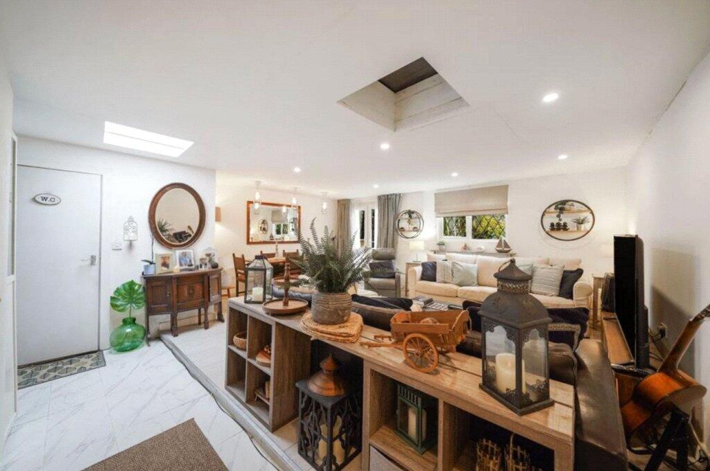 House in Edgware, Canons Park, Stanmore - View 4