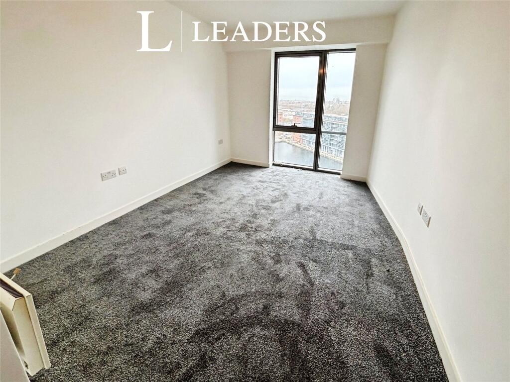 Apartment in Liverpool - More