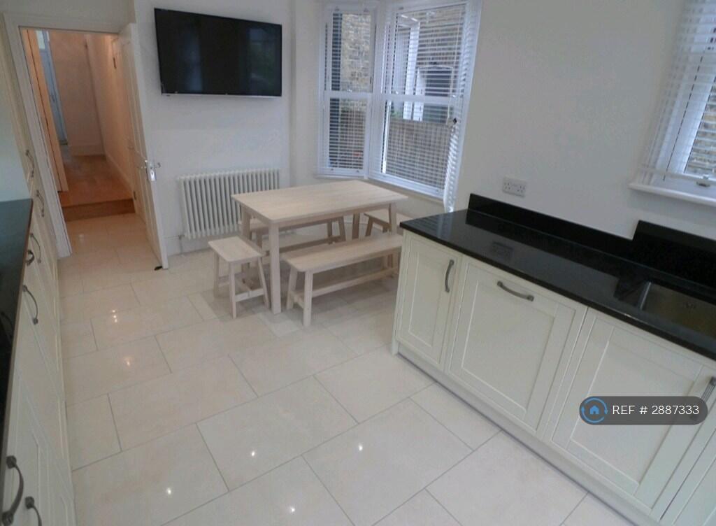 1 bedroom house share for rent