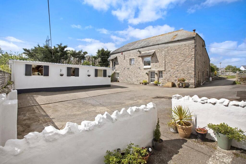 House in Plymouth - View 5