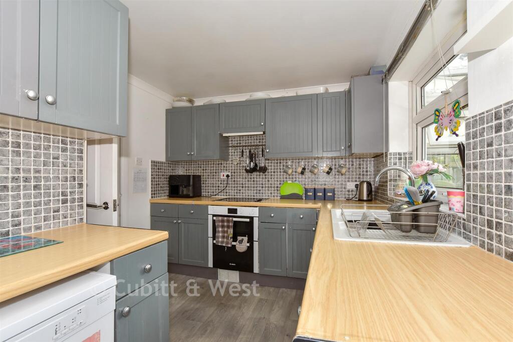 Brushwood Road, Horsham, West Sussex photo 3