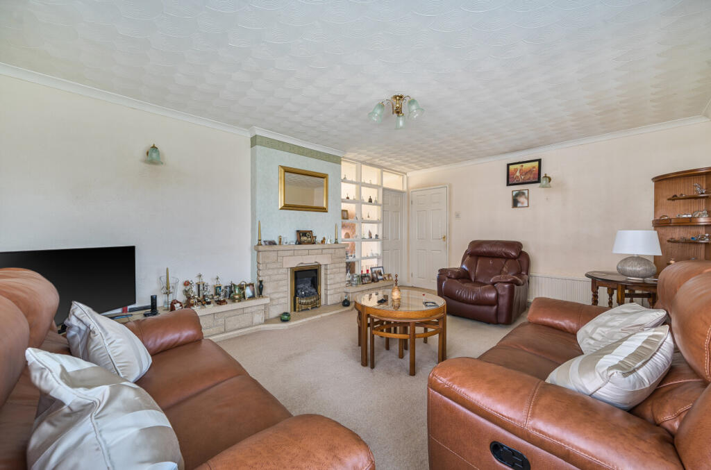 Tealsbrook, Covingham, Swindon, SN3 photo 3