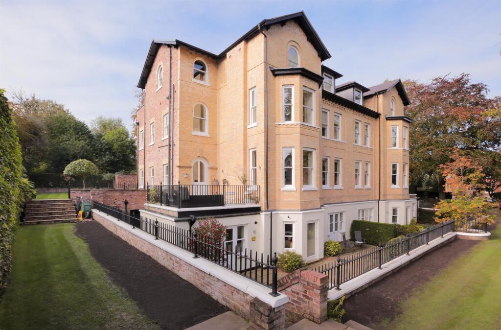 Main image of property: Apt 7 Chesham House, 2 Chesham Place, Bowdon