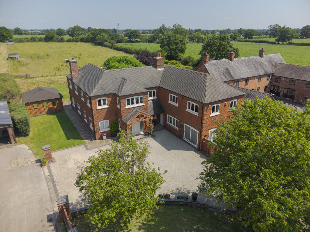 House in Crewe - View 4