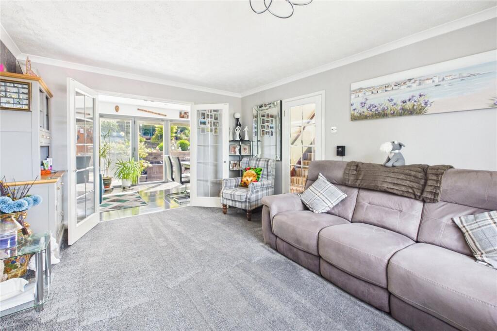 Sherford Road, Greenmeadow, Swindon, SN25 photo 3
