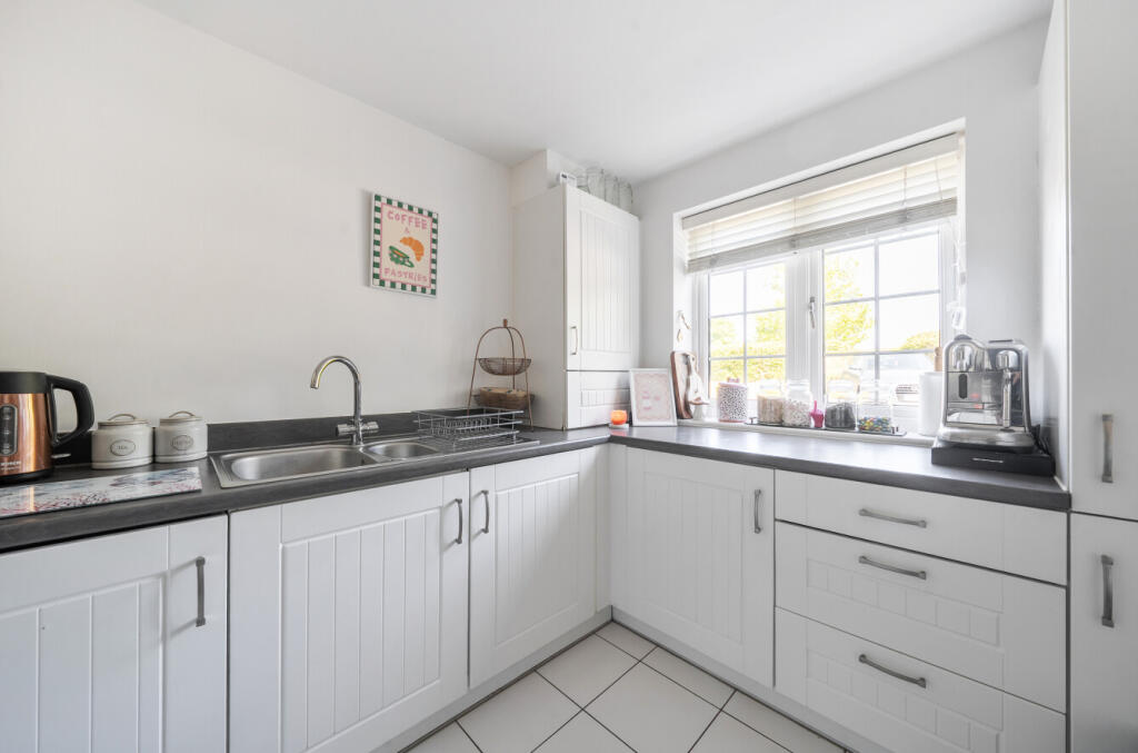 House in Guildford - View 5
