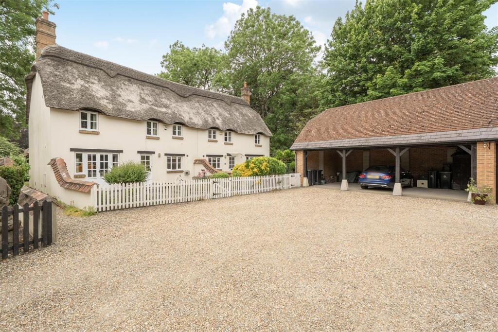House in Dorchester, Dorset - More