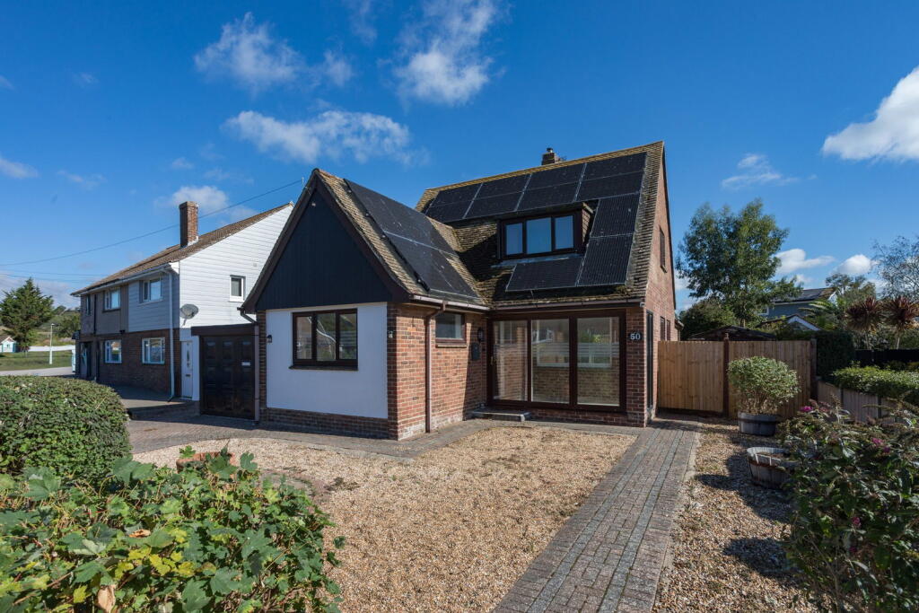 2 bedroom detached bungalow for sale in Palmarsh Avenue, Hythe