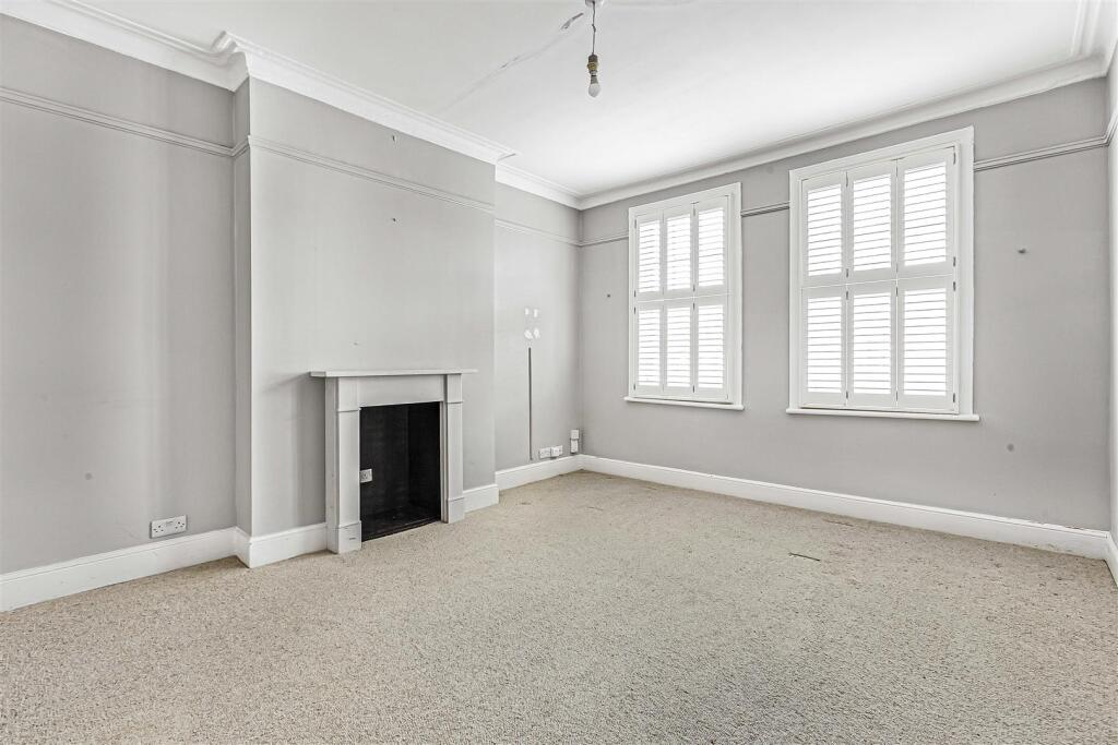 Apartment in London, Mortlake - View 2