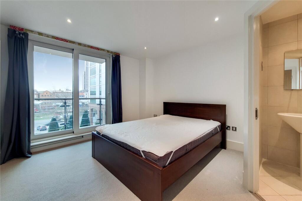 Apartment in London, Vauxhall - View 4