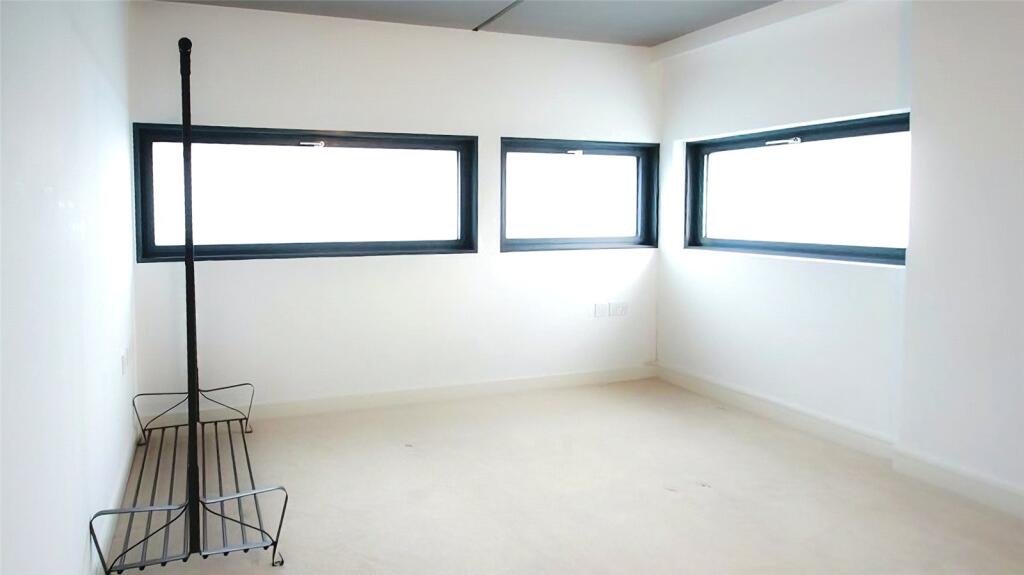 Apartment in Warrington - More