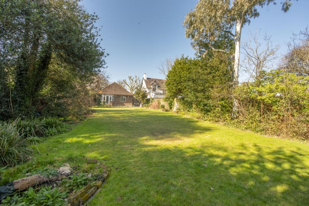 House in Twickenham - View 5