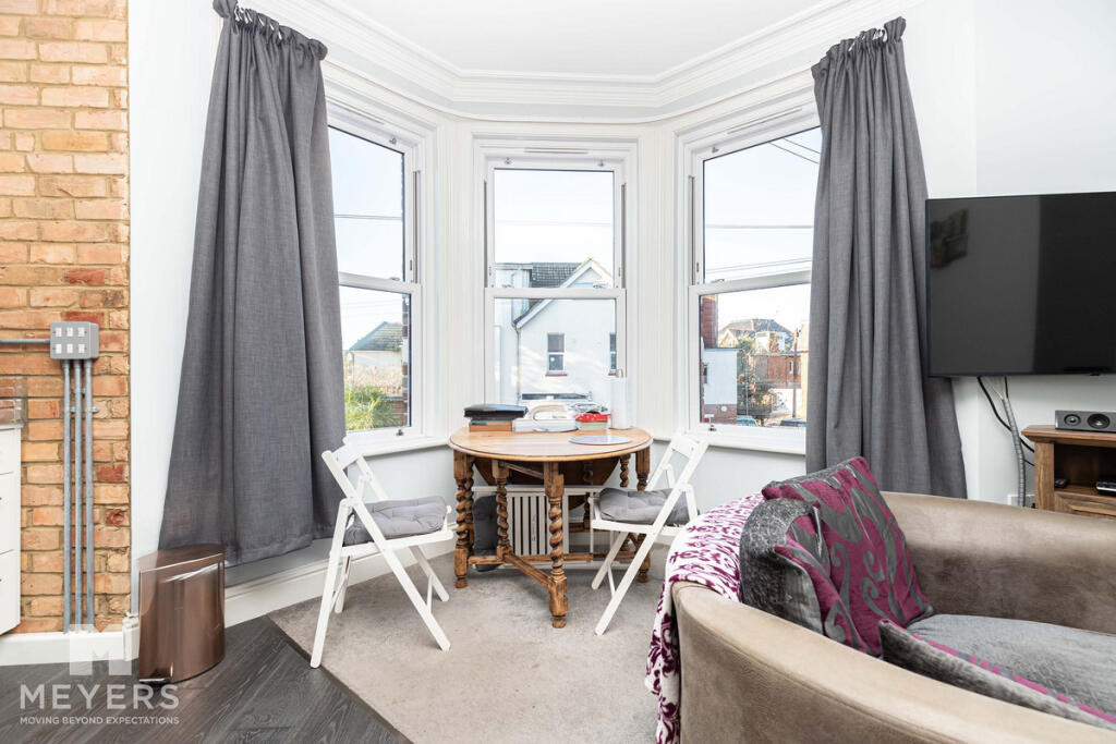 Apartment in Bournemouth, Boscombe - View 3