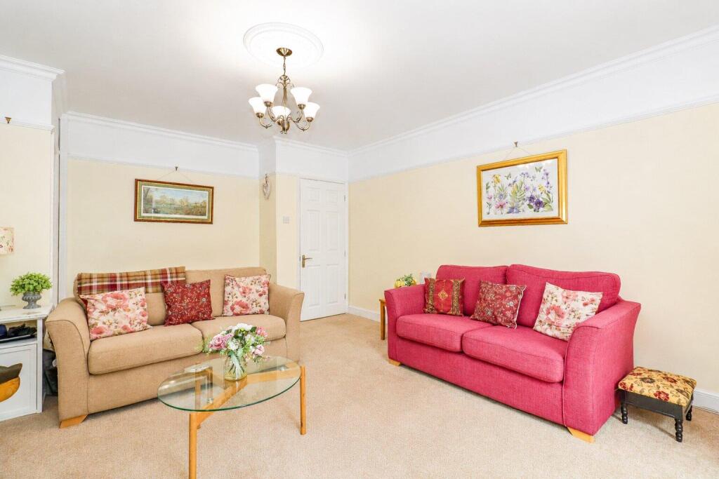 House in Wakefield, Pledwick - View 5