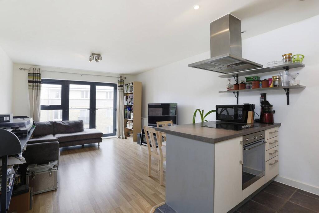 Main image of property: Windsor Court, Mile End, London, E3
