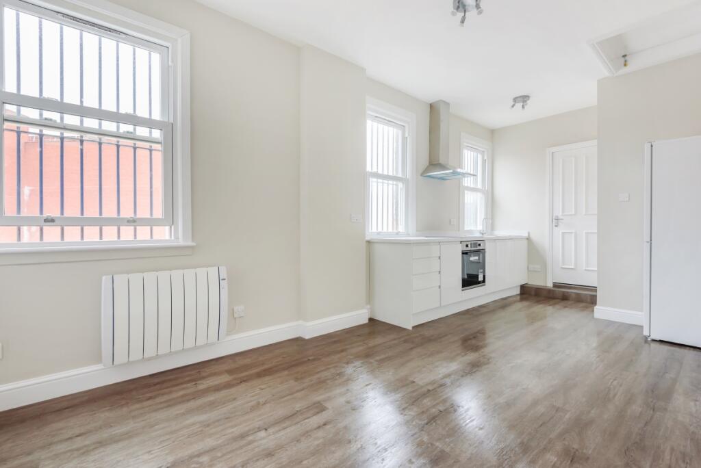 Apartment in Slough - View 2