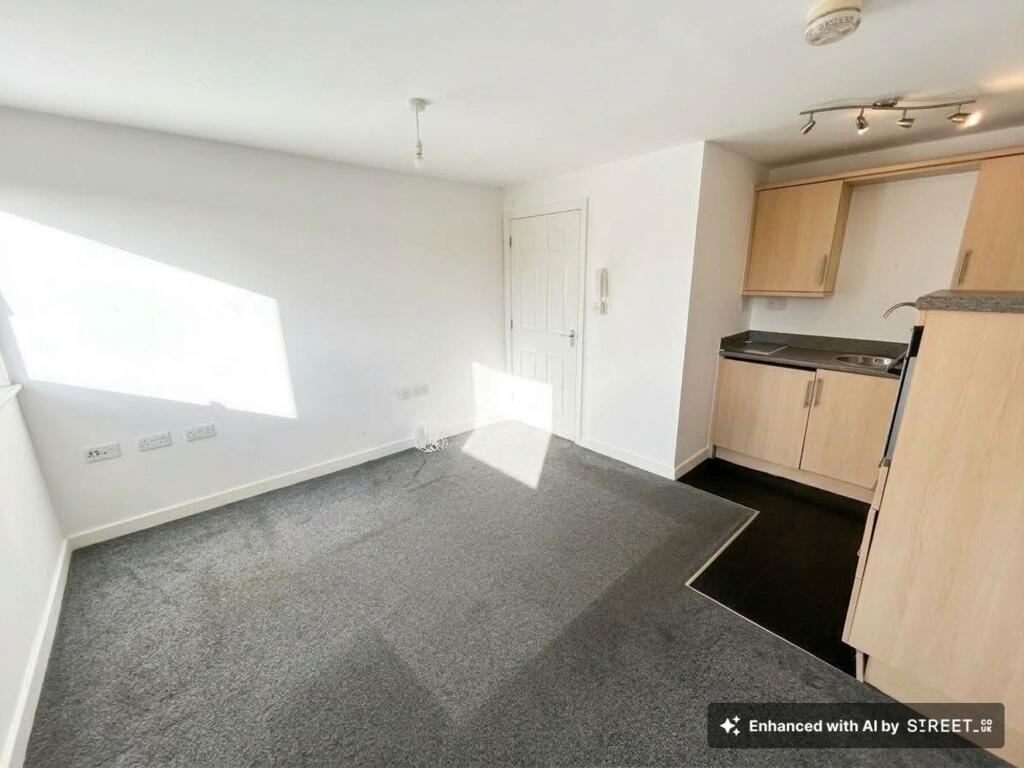 Apartment in Southampton - View 2