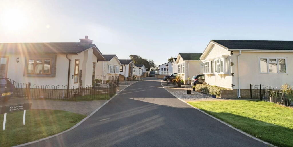 New and Pre-Owned Homes, Dolbeare Court, Landrake, Saltash, Cornwall, PL12 5FH photo 4