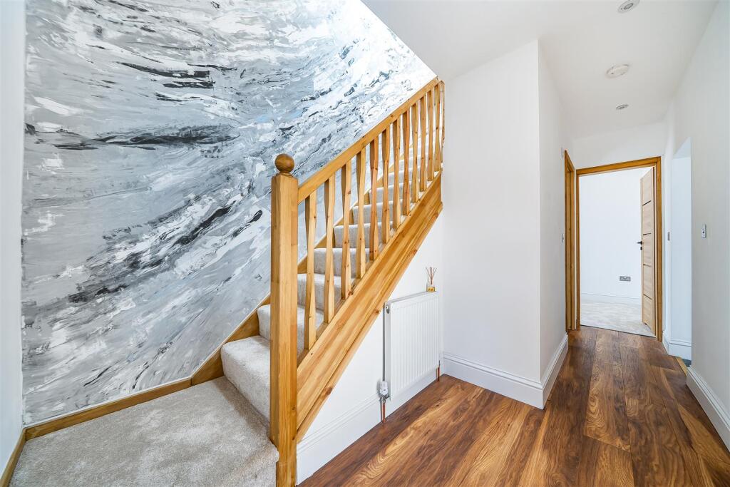 House in Fareham, Portchester - More