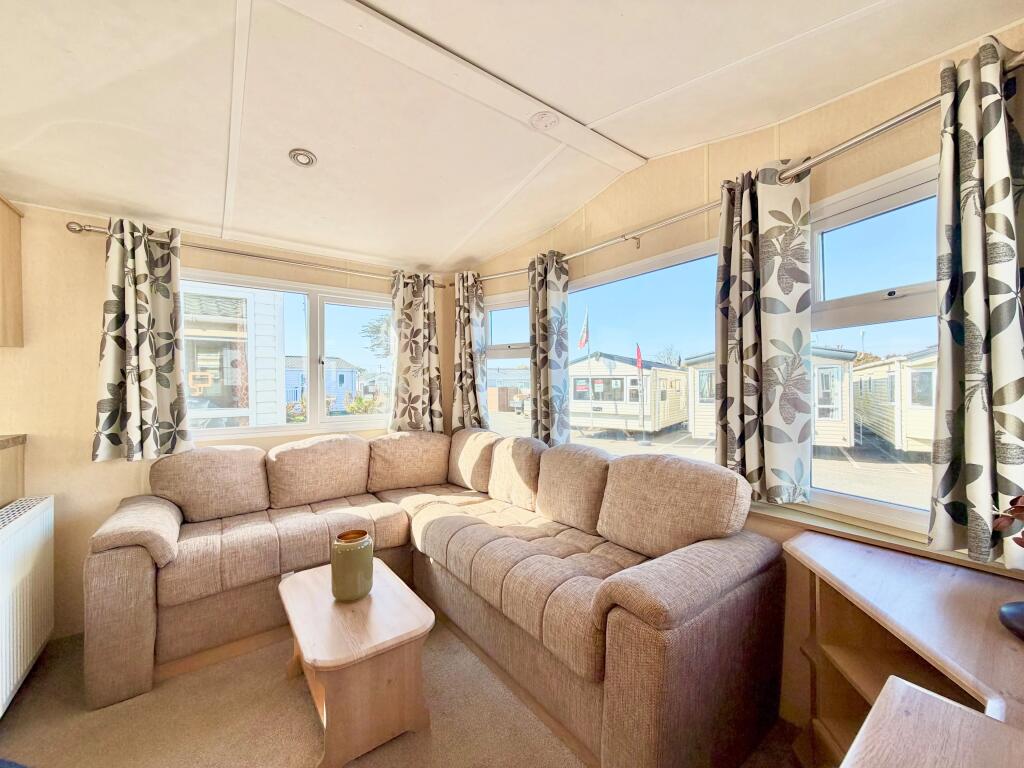 2016 Europa Cypress, Oaklands Holiday Park, Clacton-on-Sea, Essex, CO16 8HW photo 4