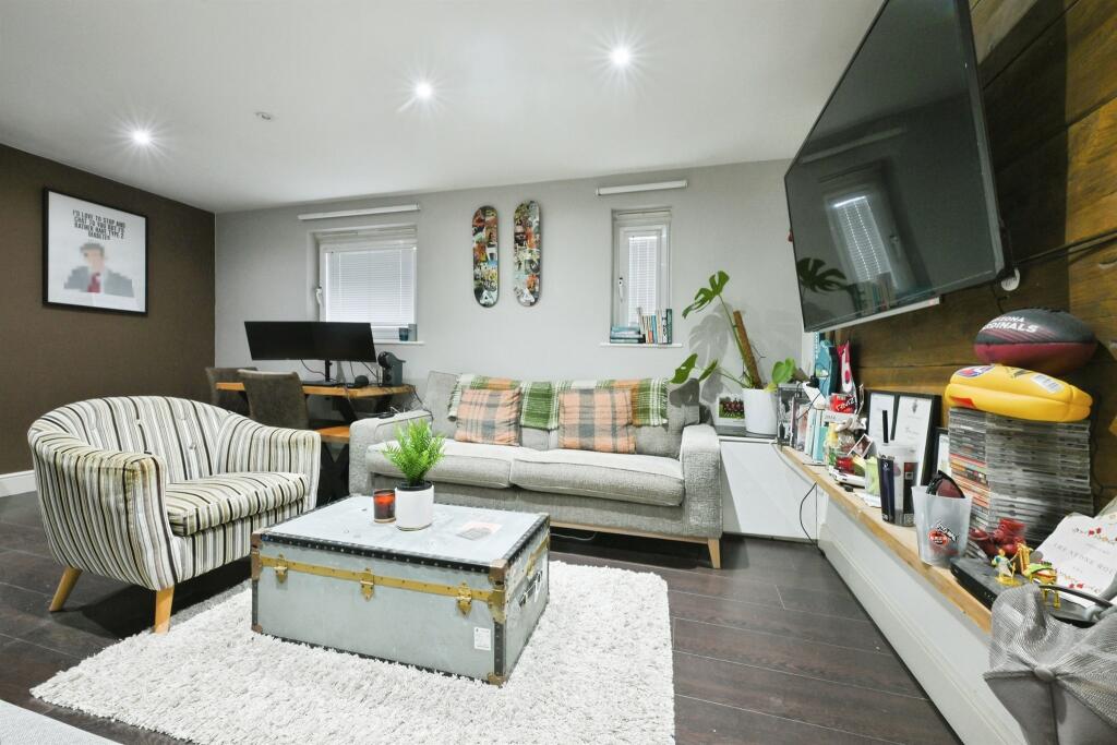 Vine Court, Ware - View 4