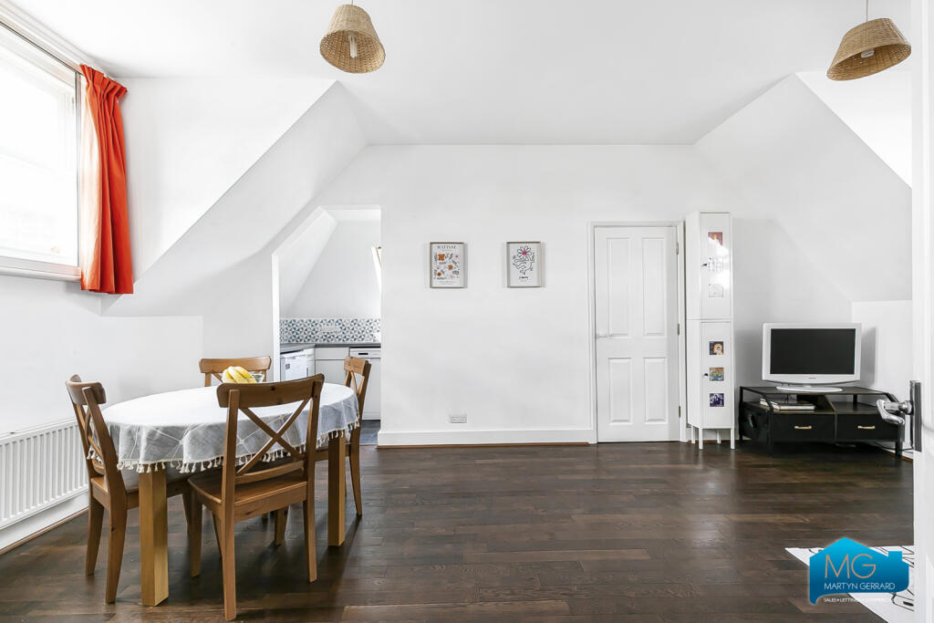 Apartment in London, Ferme Park, Crouch End - View 2