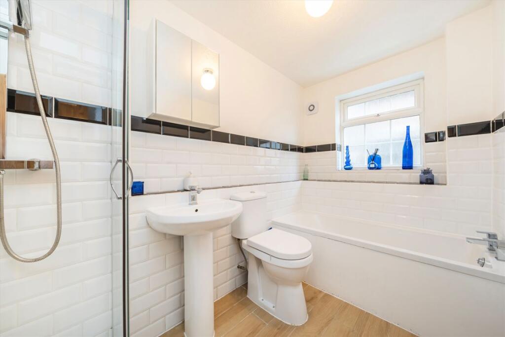 Apartment in London - More