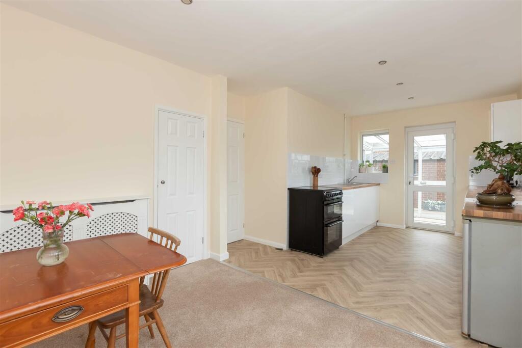 House in Worthing, Broadwater - View 4