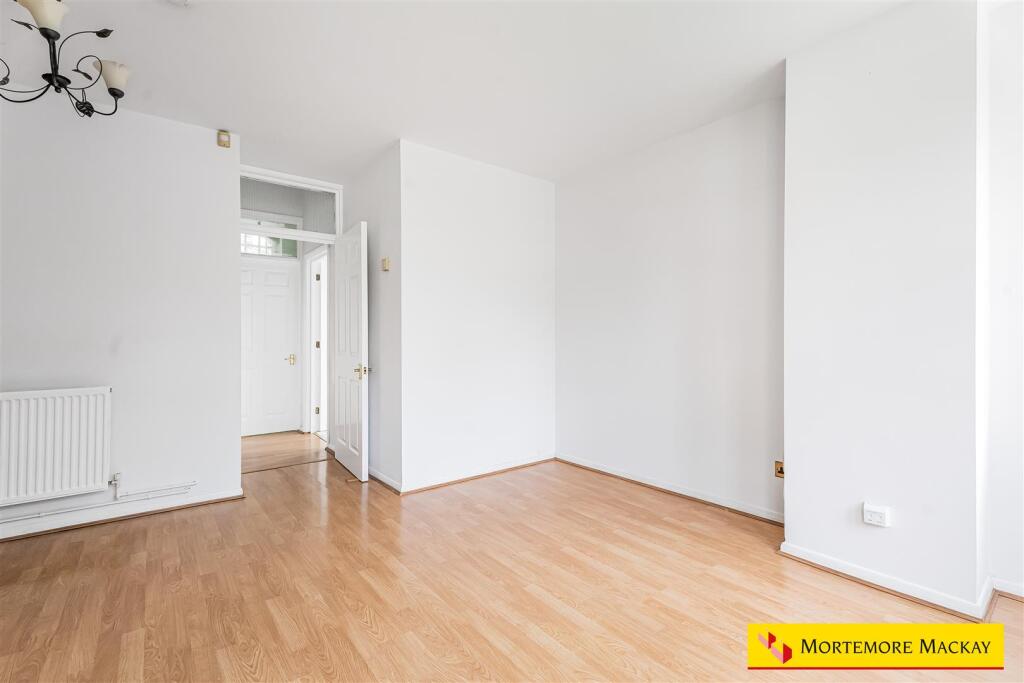 Apartment in London, Oakwood, Southgate - View 5