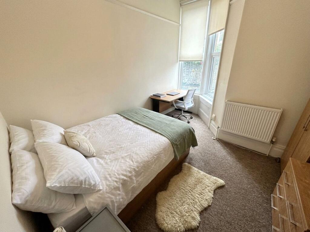 6 bedroom apartment for rent