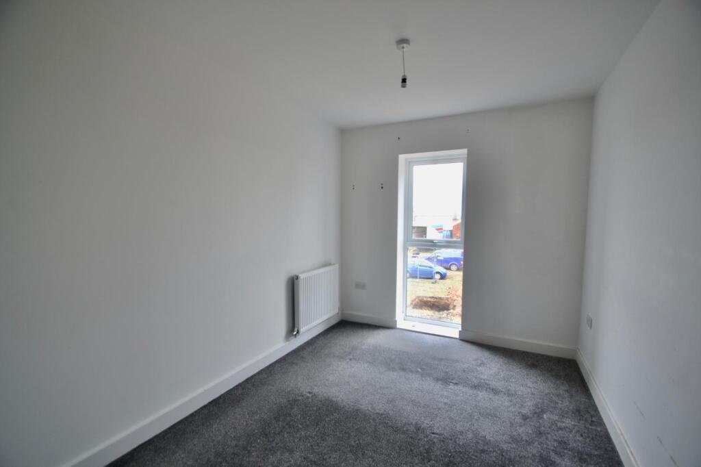 Apartment in Doncaster, City Centre, Hyde Park - View 4
