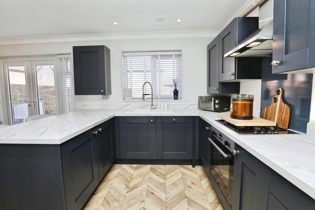 Fountain Way, Prescot, L34 – další