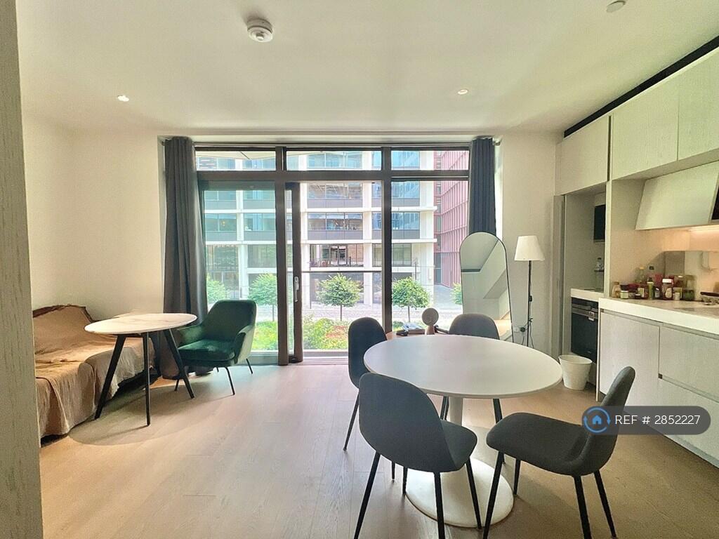 Main image of property: Lewis Cubitt Square, London, N1C