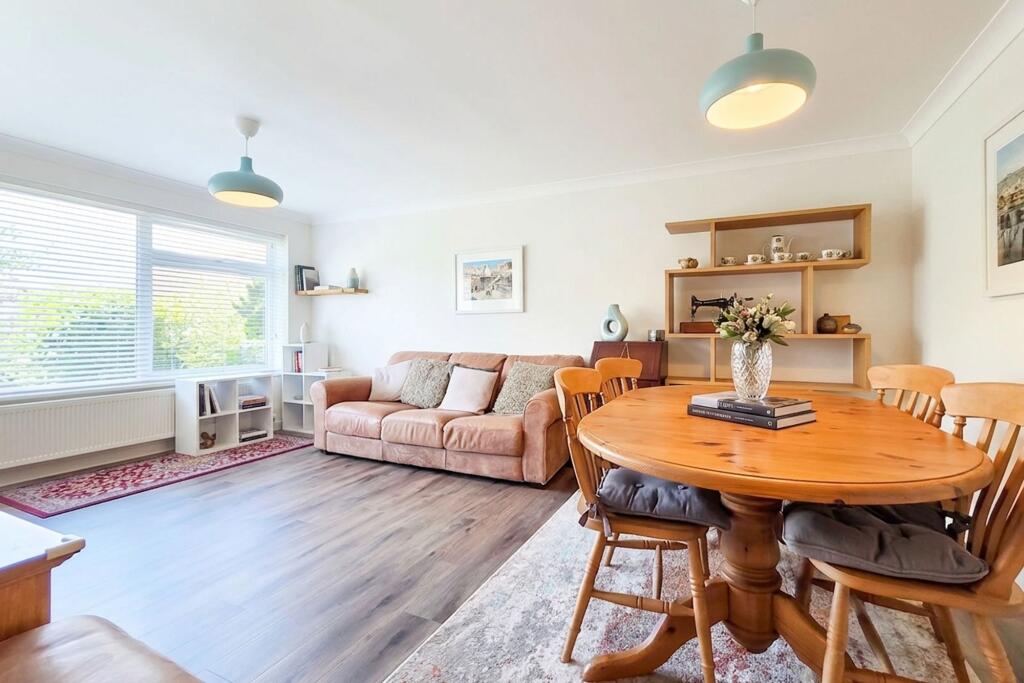 Claigmar Road, Rustington, BN16 photo 4