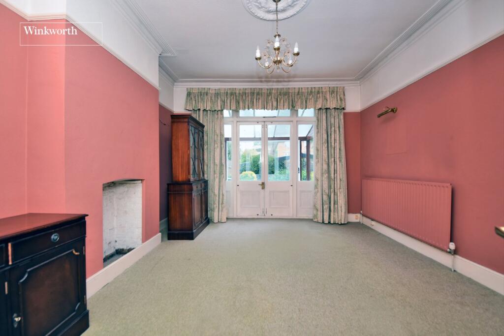 House in Sutton - View 3