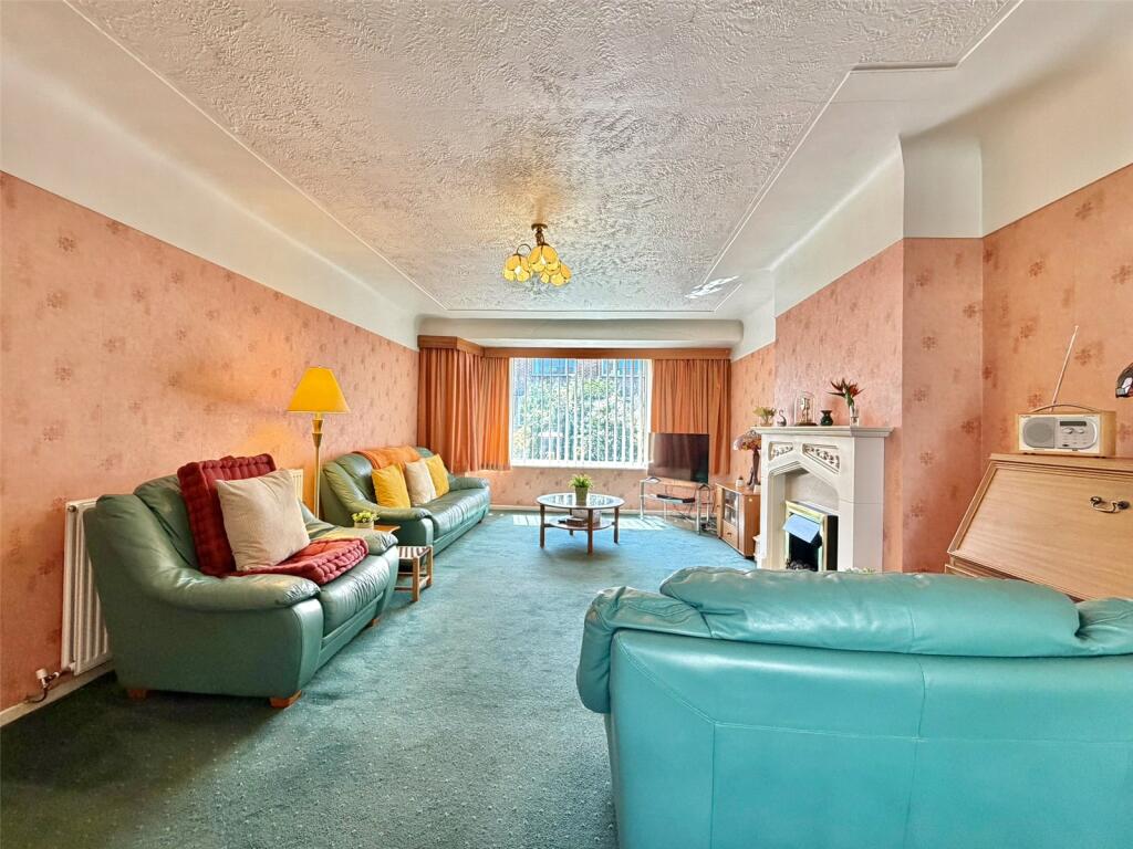 House in Wirral, Liverpool City Region - View 5