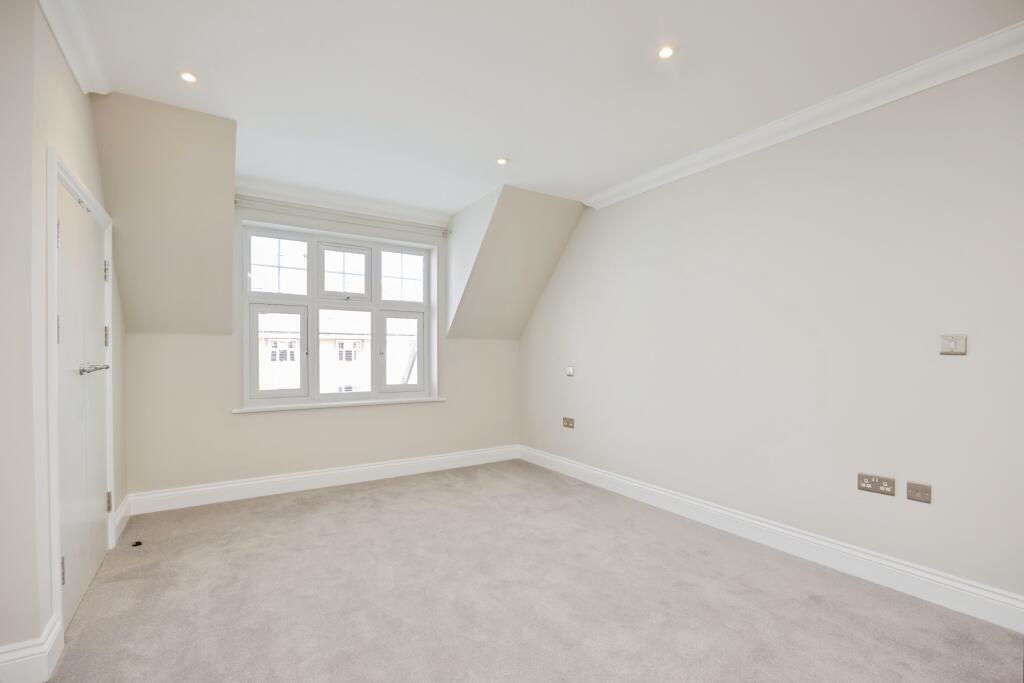 Apartment in Sevenoaks, Hextable - More