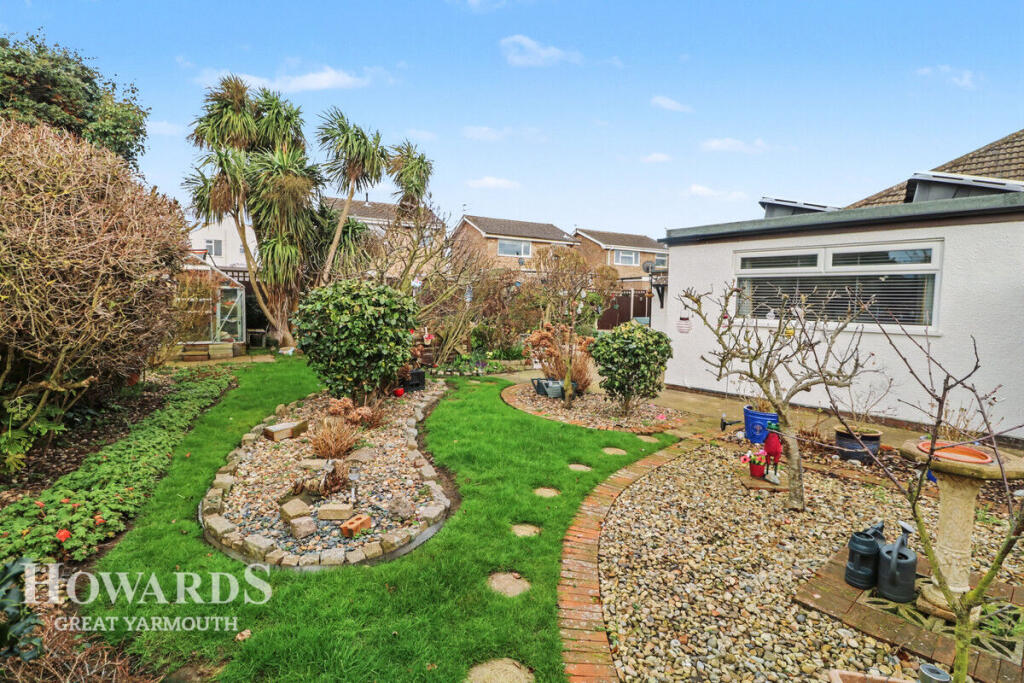 Queensway, Caister-on-Sea photo 2