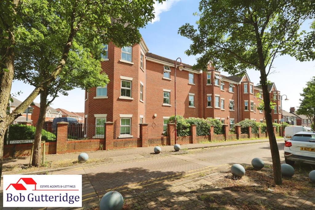 1-bed flat on Etruria Court, Etruria, Stoke On Trent, £69,950